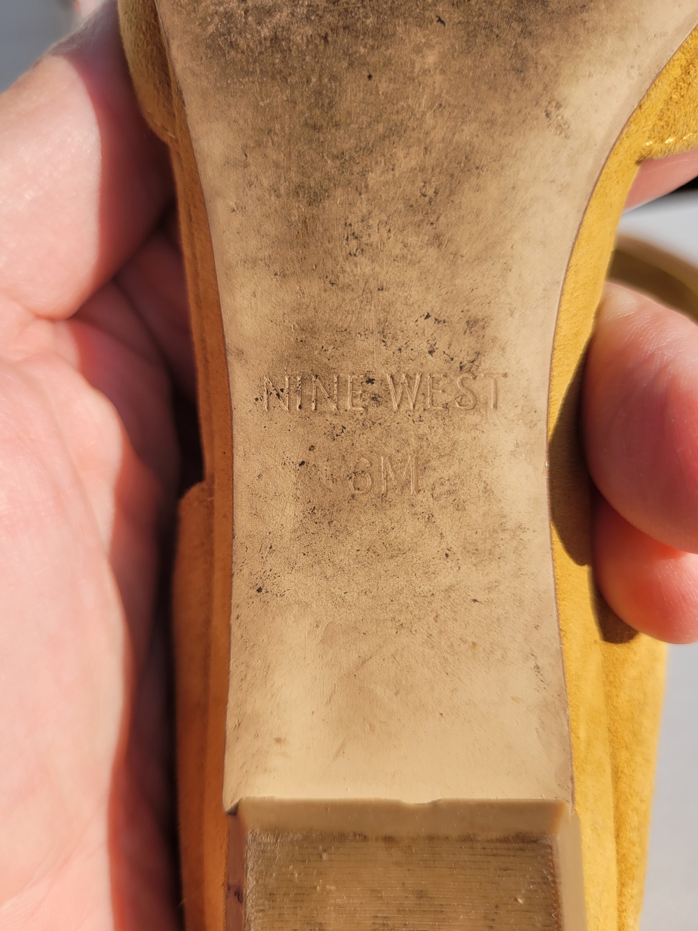 Nine West Mustard Yellow Suede Pointy-Toe D'Orsay Bow Flats Size 6M - Picture 5 of 5
